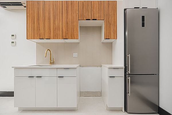 1st image of 145 Tompkins Ave #2R