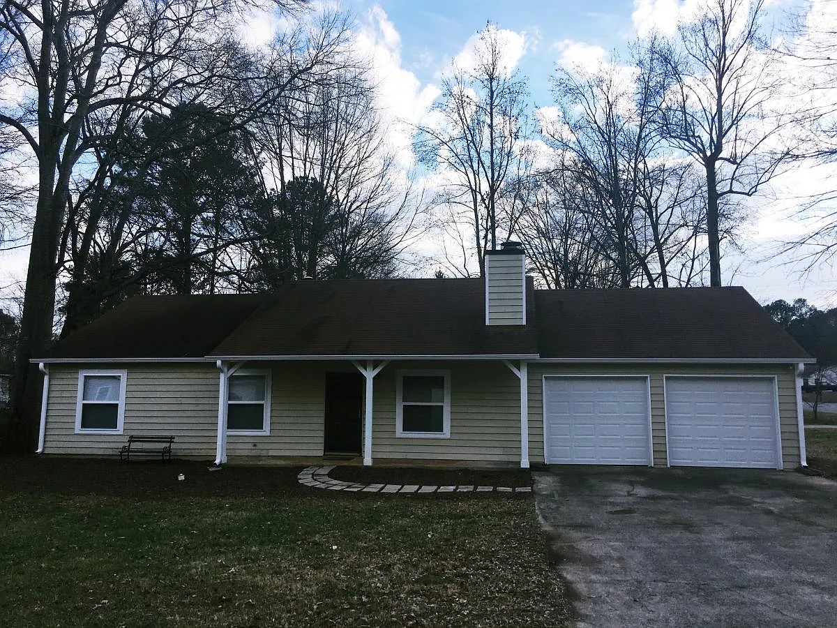 Front #2 - 150 Drury Ln NE