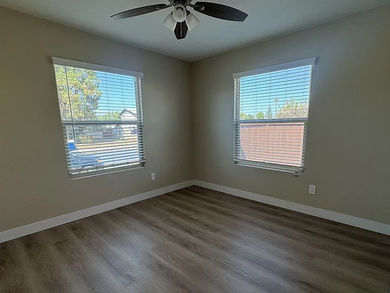 Portofino Apartments — Photo 27