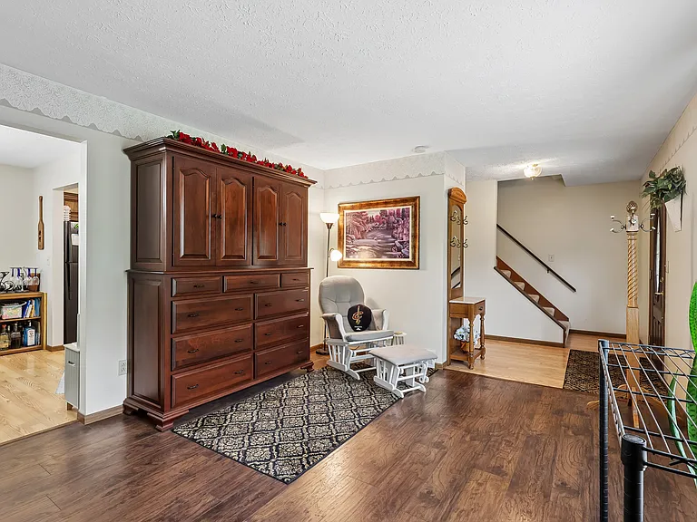 4702 Alger Rd — Photo 9