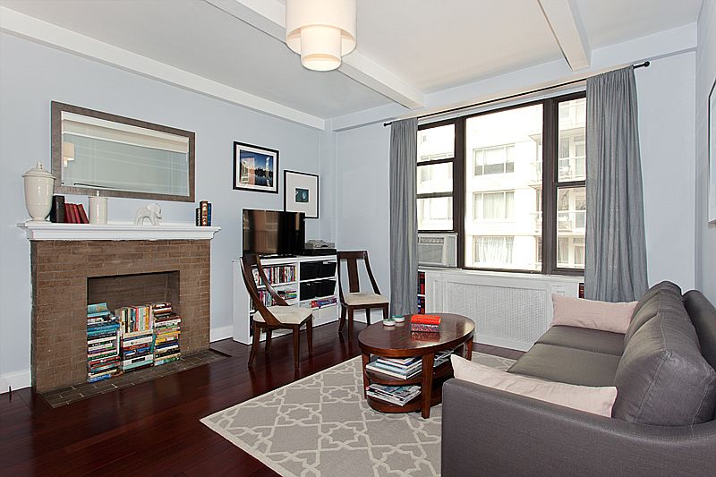 2nd image of 257 W 86th St #6C