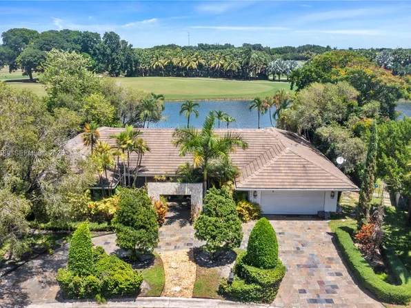 9448 NW 54th Doral Circle Ln, Miami, FL 33178