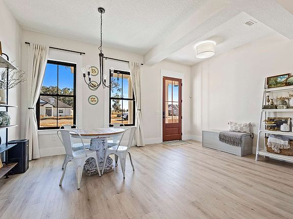 5th image of 244 SW Beacon Way