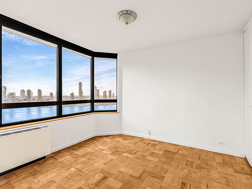 1st image of 630 1st Ave APT 29N