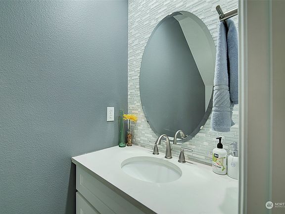 5th image of 13801 13th Avenue S