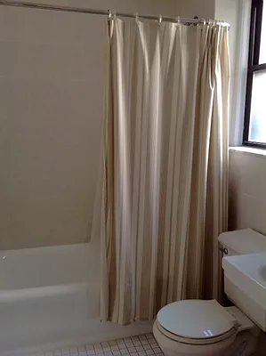 Sold by Luxus Manhattan Realty | media 25