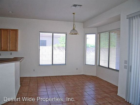 4th image of 26827 N 42nd St