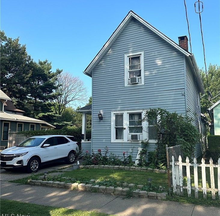 1st image of 1817 W 52nd St