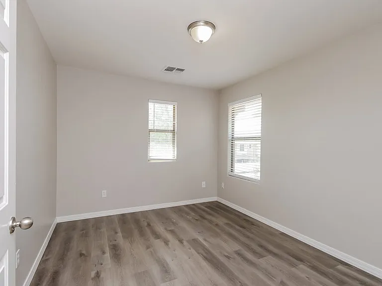 3829 E Kent Ave — Photo 13