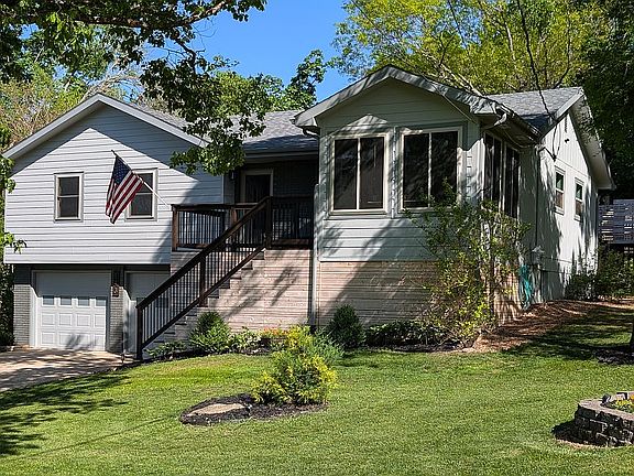 3rd image of 143 Santana Cir