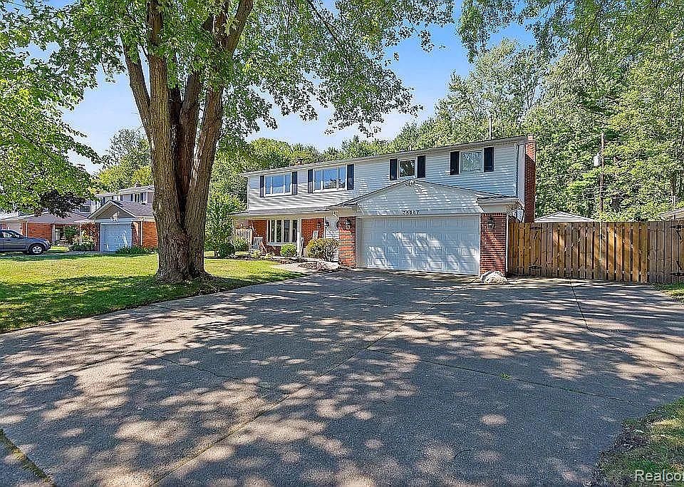 1st image of 38567 Thornwood Dr