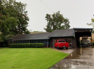 153 E Marion St, Clute, TX 77531
