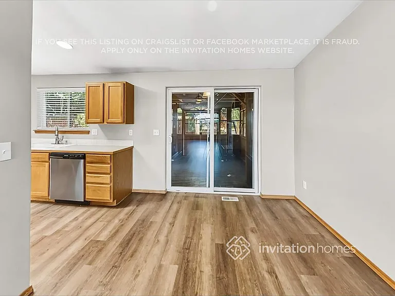 17617 Upland Dr — Photo 9