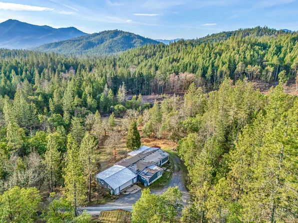 2555 Sykes Creek Rd, Rogue River, OR 97537