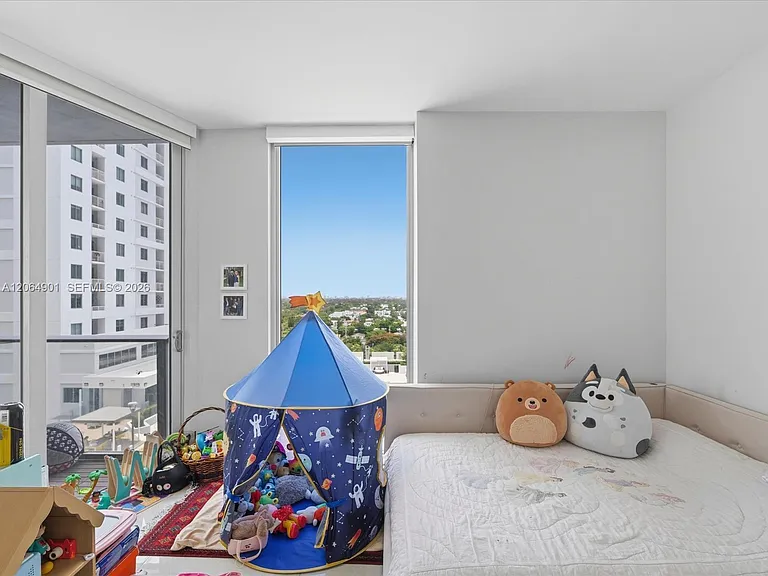 1010 SW 2nd Ave #1009 — Photo 12