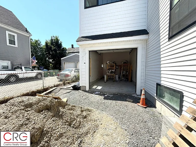 140 Summer St #1 — Photo 40
