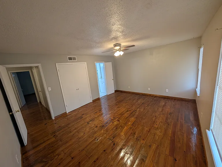 1305 Rebecca Ln — Photo 18