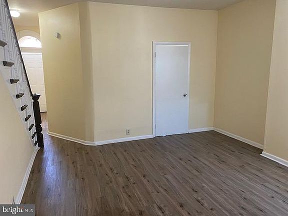 5th image of 102 S Franklin St