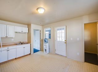 13 Greenwoods Ave FLOOR 3, Winsted, CT 06098