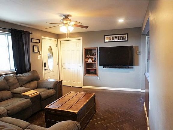 3rd image of 526 Lincoln Ave