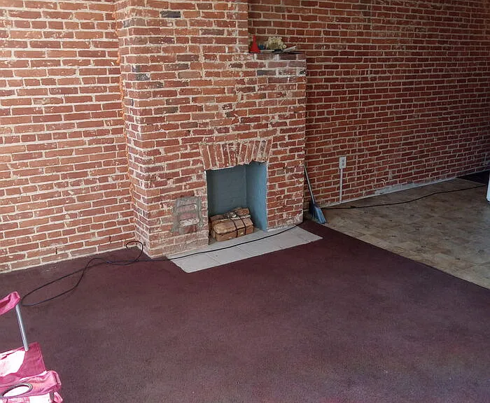 1199 W Franklin St — Photo 2