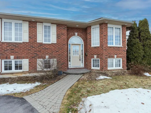 6 Chisholm Sq, Belleville, ON K8N 5Z4