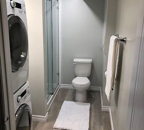 5th image of 302 College Ave W #3