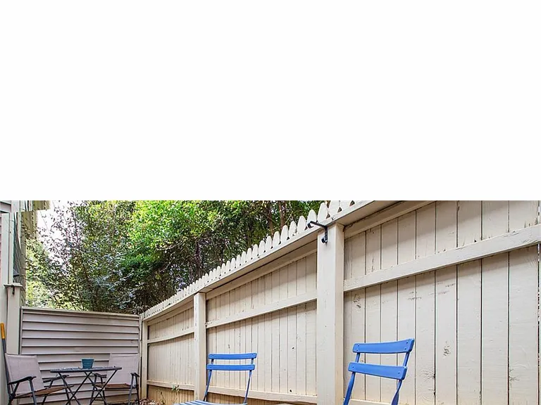 213 Tanners Mill Ct — Photo 9