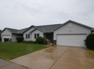 3 bed, 3.0 bath, 1900 sqft, $2,495, Mount Horeb, WI 53572