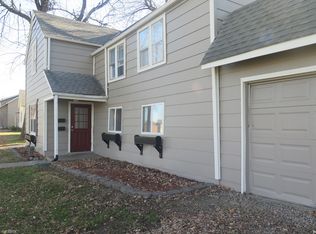 127 E Park St APT A, Gardner, KS 66030