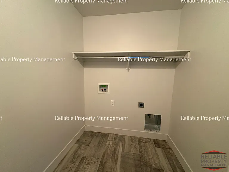 144 S Emery Ln — Photo 1