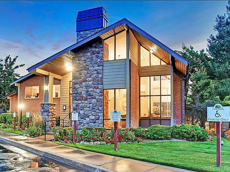 Leasing Office/ Clubhouse