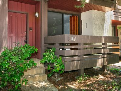 21931 Burbank Blvd #2, Los Angeles, CA, 90007