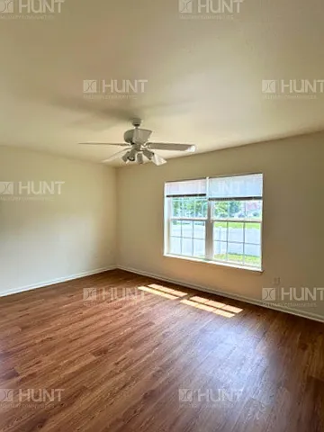 6032 Center Rd — Photo 9