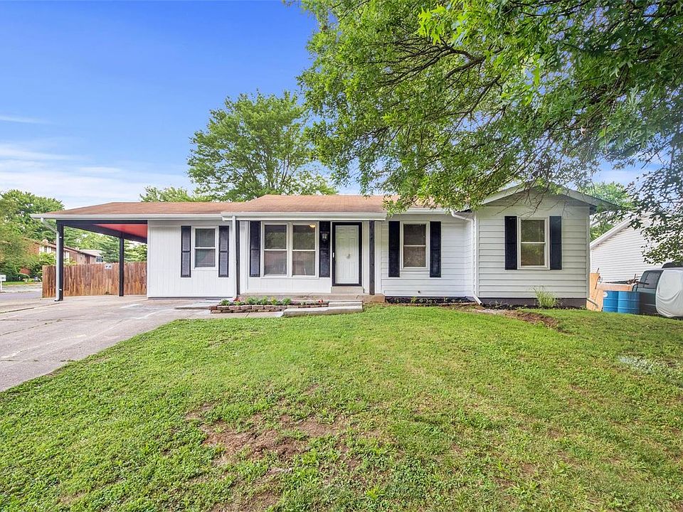 2nd image of 4066 Country Club Dr