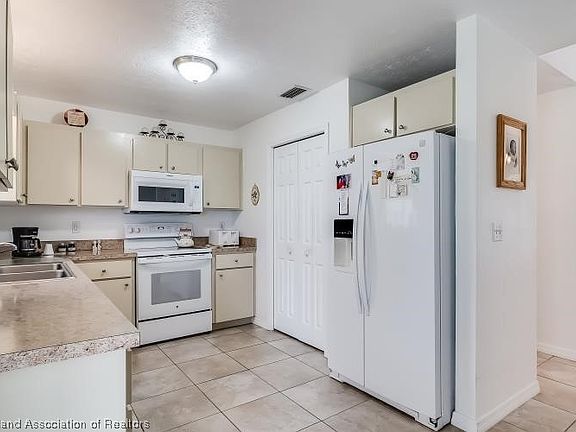 3rd image of 625 Woodmont St