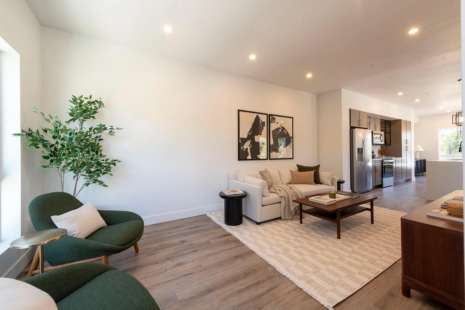 2 bed, 2.5 bath, 1400 sqft, $2,600 — Photo 3