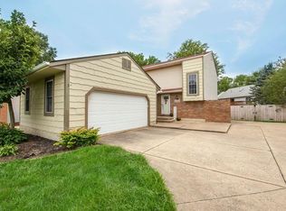 6393 Blossomwood Cir NE, Canton, OH 44721