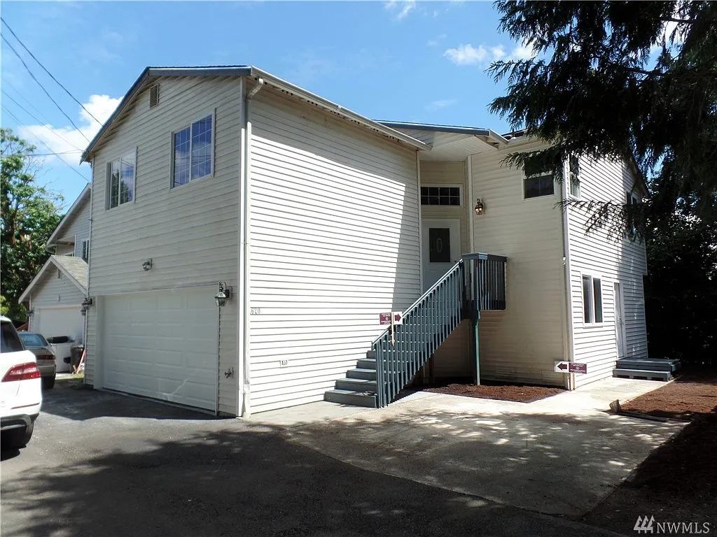4620 S Austin St photo 1