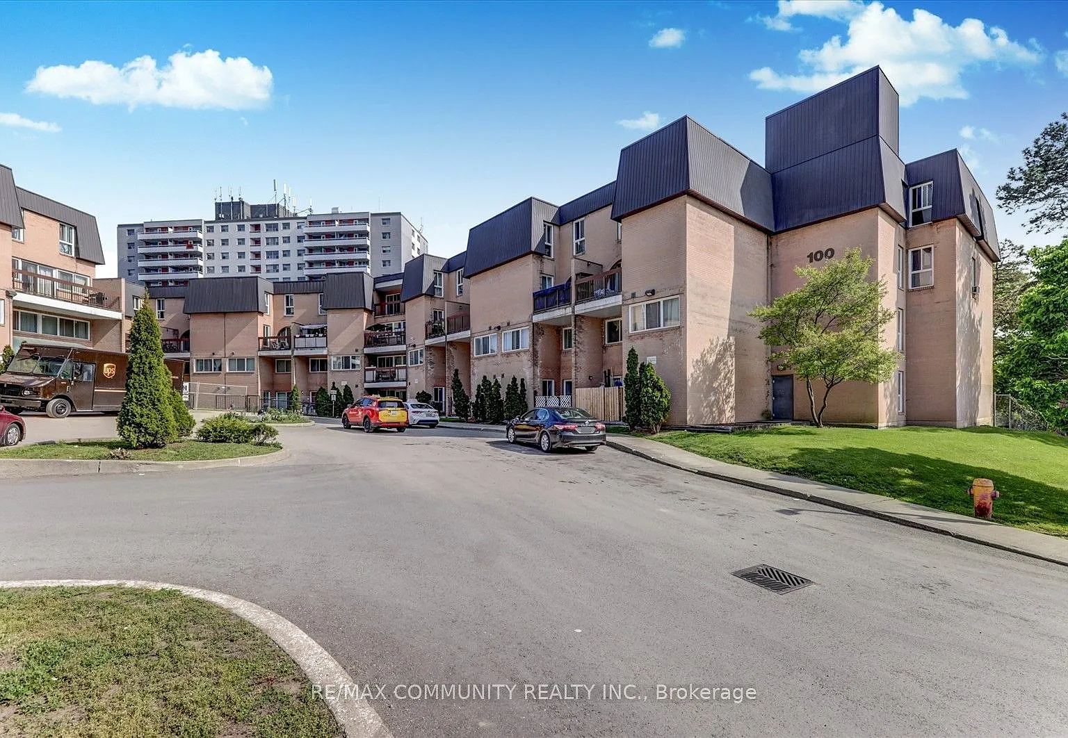 3 bed, $2,900 — Photo 2