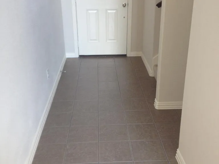 425 Metropolitan Dr — Photo 10