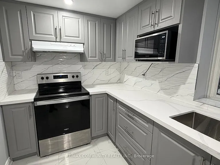 224 Fleetwood Dr #BASEMENT — Photo 9