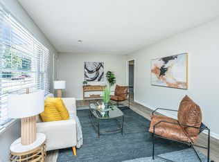 17 Stratton Dr, North Charleston, SC 29420