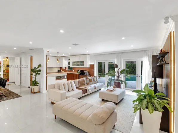 726 NE 17th Way, Fort Lauderdale, FL 33304