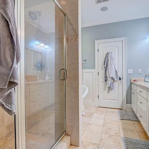 1050 Phillips Park Dr — Photo 22
