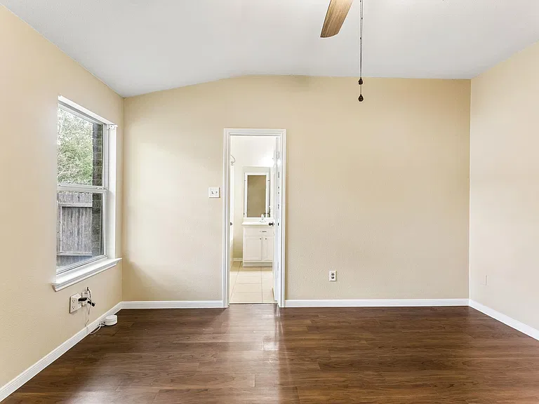 1911 Ralph C Craig Ln — Photo 22
