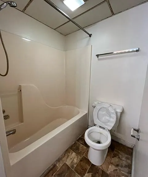 1325 6th Ave #10 — Photo 4