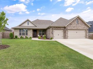 730 Soldera Rd, Tontitown, AR 72762