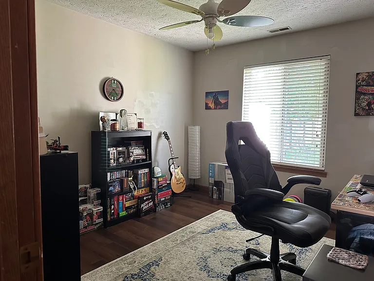 4327 Hadley Ct — Photo 9