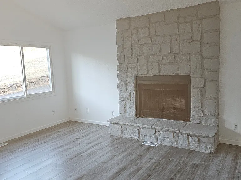 17200 S North End Rd — Photo 8